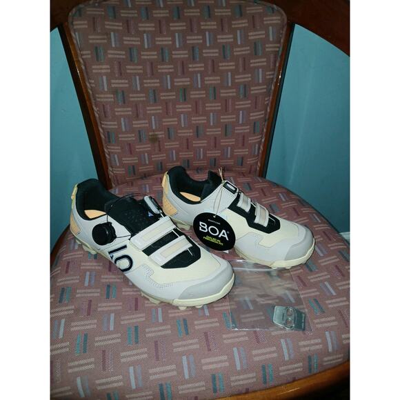New Adidas Five Ten Kestrel BOA women’s Sz 9 mountain bike shoes sand HQ6032 - Picture 4 of 8
